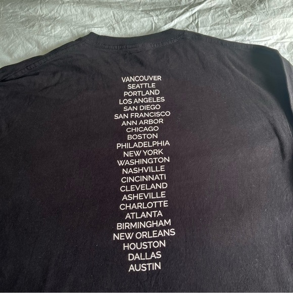 Schitt's Creek Patrick (Noah Reid) Limited Edition Tour Shirt NWOT size LARGE - Picture 7 of 9